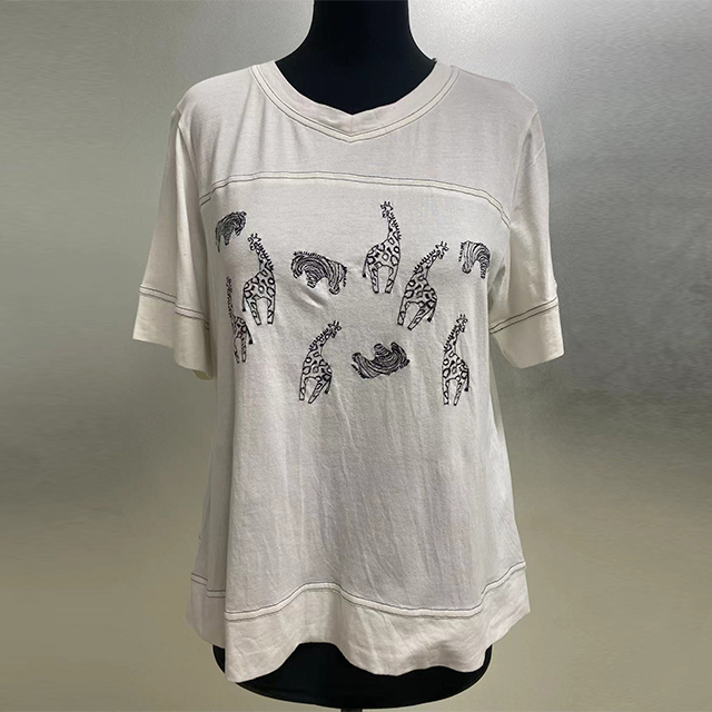 Camiseta de mujer con bordado animal